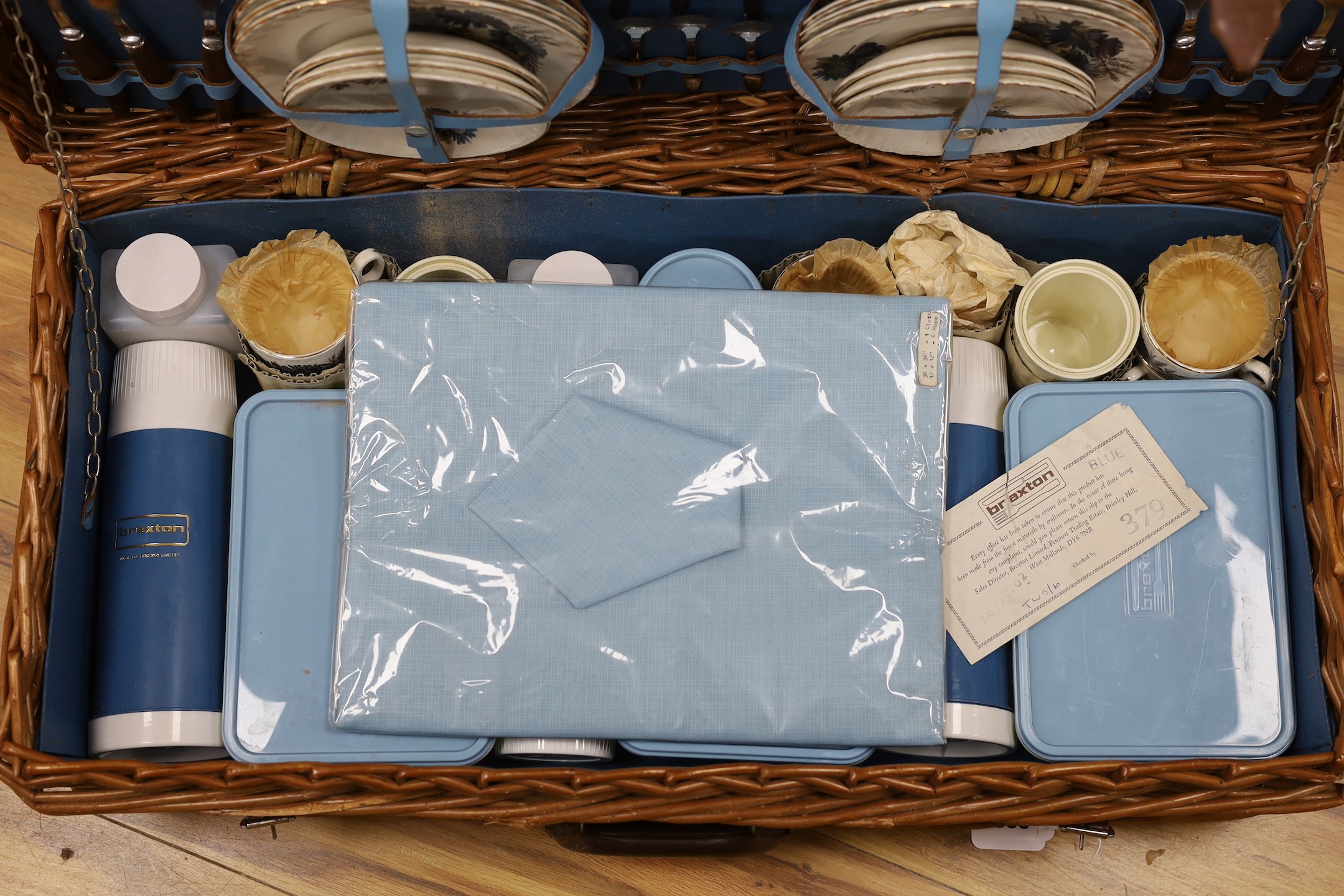 A Bexton Asprey picnic hamper 6 persons